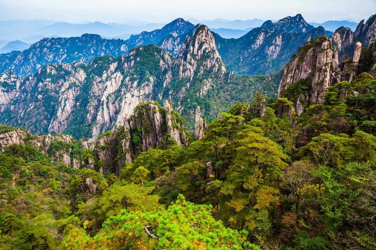 黄山天气：风云变幻中的仙境体验-第1张图片-其人生活百科