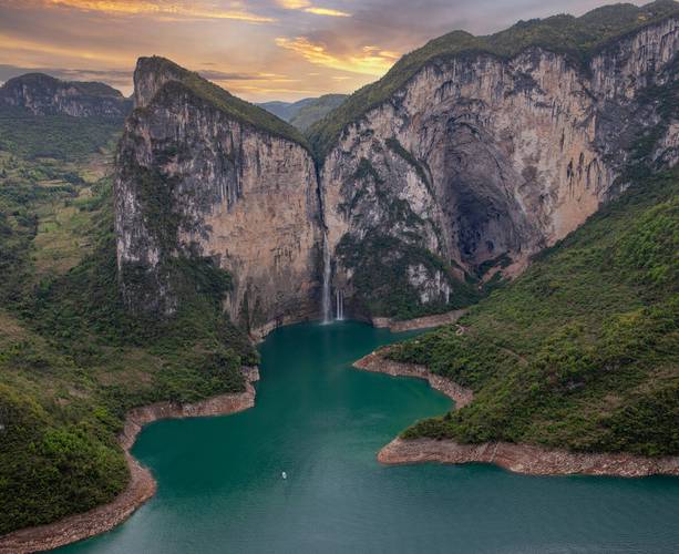 湖北恩施旅游攻略路线 湖北恩施旅游必去十大景点-第1张图片-其人生活百科